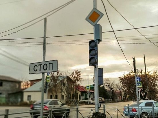 В Омске заработал светофор на пересечении Космического проспекта и Окружной дороги