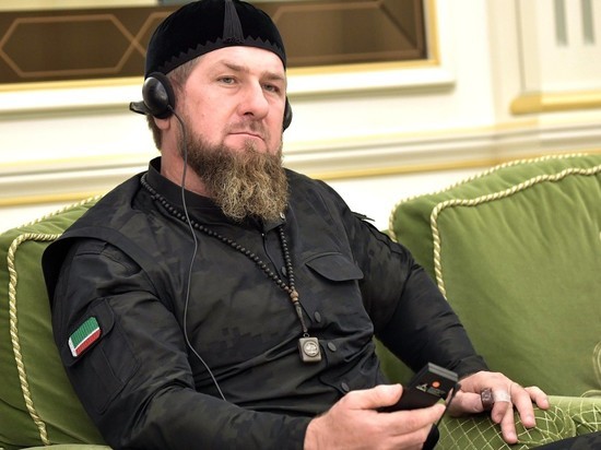 Кадыров отчитал Сокурова, назвав "продажной мордой"