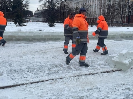 Ледяную надпись «Спасибо врачам!» снова установят в центре Барнаула
