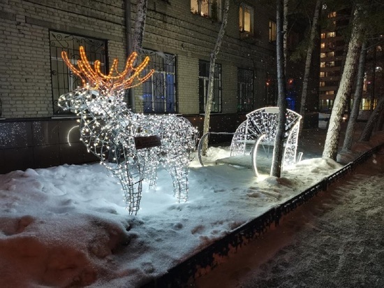 Праздник к нам приходит: Барнаул начали украшать к Новому году
