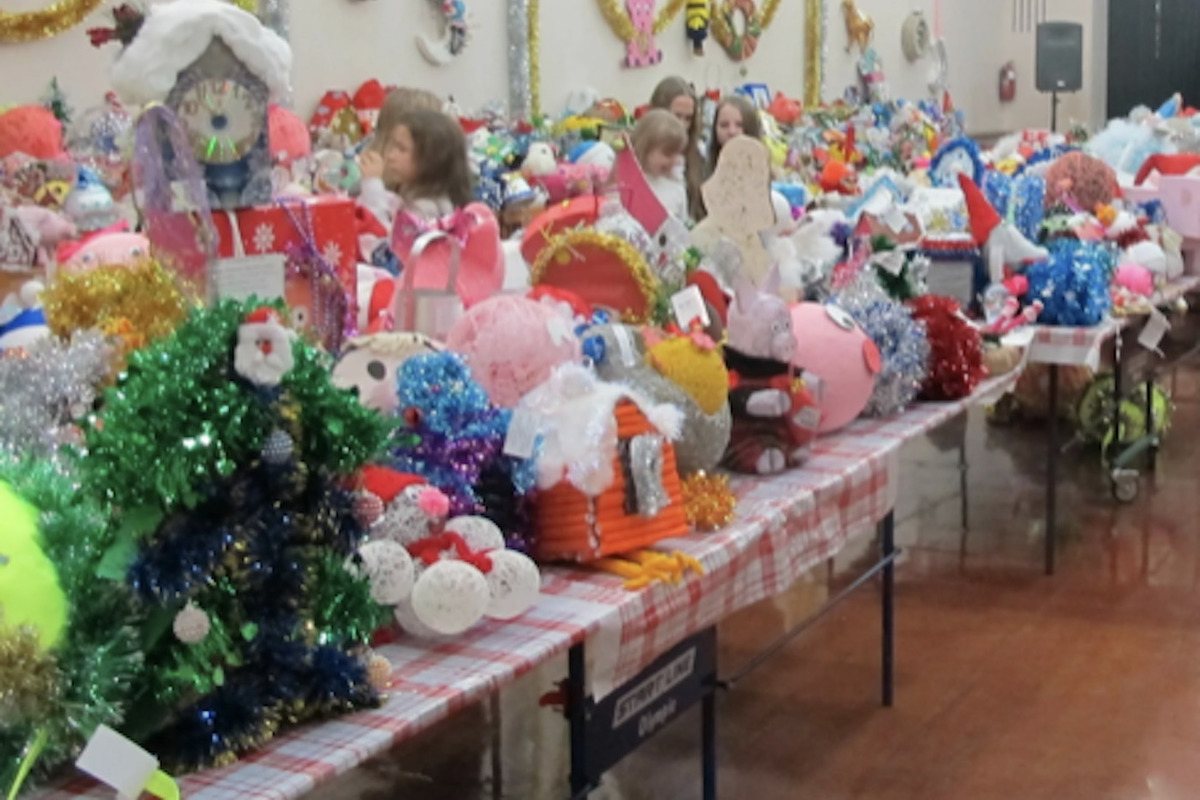 1700 юных костромичей изготовили игрушки на конкурс «Наряжаем городскую ёлку»