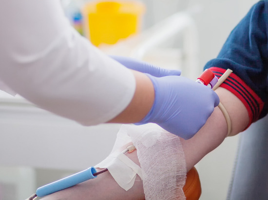 В Смольном опровергли слухи о дефиците донорской крови в новогодние праздники