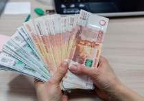 64-летняя бухгалтер кооператива в Енисейском районе переводила своей дочери деньги на основании недостоверных данных в реестры зарплаты