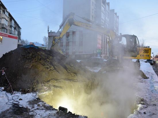 Порыв теплосети в Барнауле устранят к вечеру 12 декабря