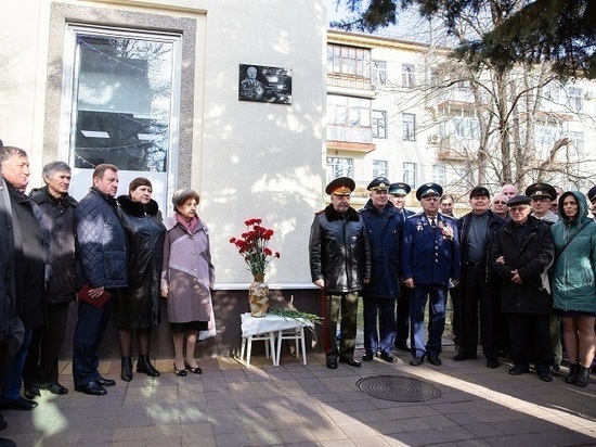 В Ставрополе установили мемориальные доски двум советским летчикам