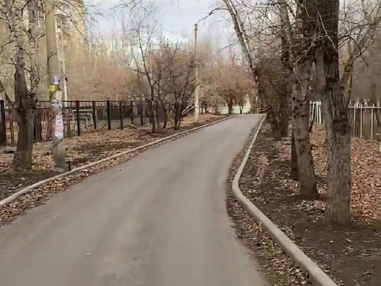 В Красноярске городские службы сделали безопасный проезд и облагородили территорию возле детсада