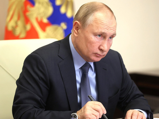 Путин застыдил чиновников за положение в стране
