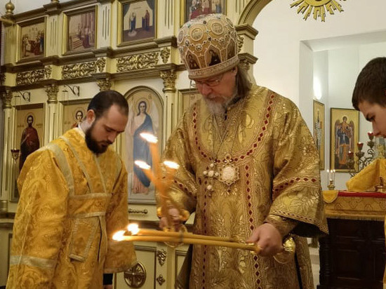 Митрополит Марк провёл литургию в храме Рязанского десантного училища