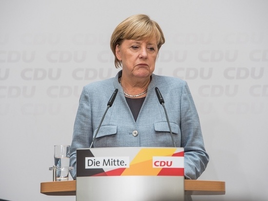 Меркель обвинили в блокировании поставок «смертоносного оружия» на Украину