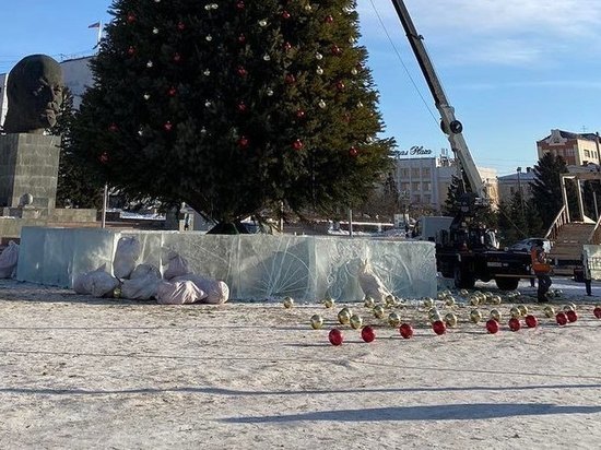 При строительстве ледяного городка в Улан-Удэ обнаружили первые нарушения