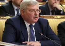 В преддверии Нового года губернатор Томской области Сергей Жвачкин решил пообщаться с жителями региона напрямую: ему можно прислать любые вопросы вплоть до 21 декабря, когда он ответит на них в прямом эфире.