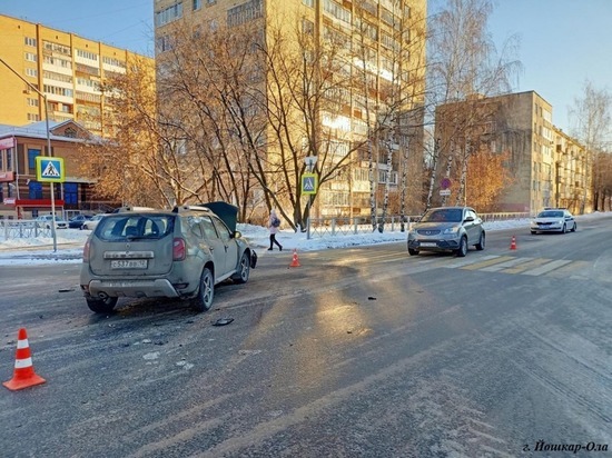 В ДТП на перекрестке Йошкар-Олы пострадала пассажирка