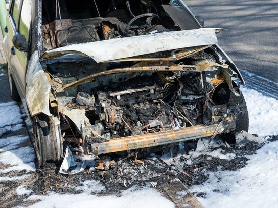 За ночь в Калининграде сгорело два автомобиля