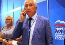 Законопроект об использовании QR-кодов о прививке от коронавируса на транспорте будет дорабатываться, заявил лидер фракции "Единая Россия" в Госдуме Владимир Васильев