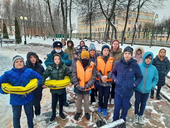 Смоленские спасатели проводят открытые уроки на городских водоемах