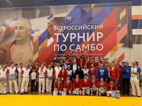 Калмыцкие самбисты вернулись домой с медалями