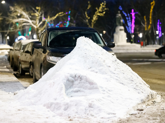Три дела возбудили в Пскове из-за ненадлежащей уборки снега