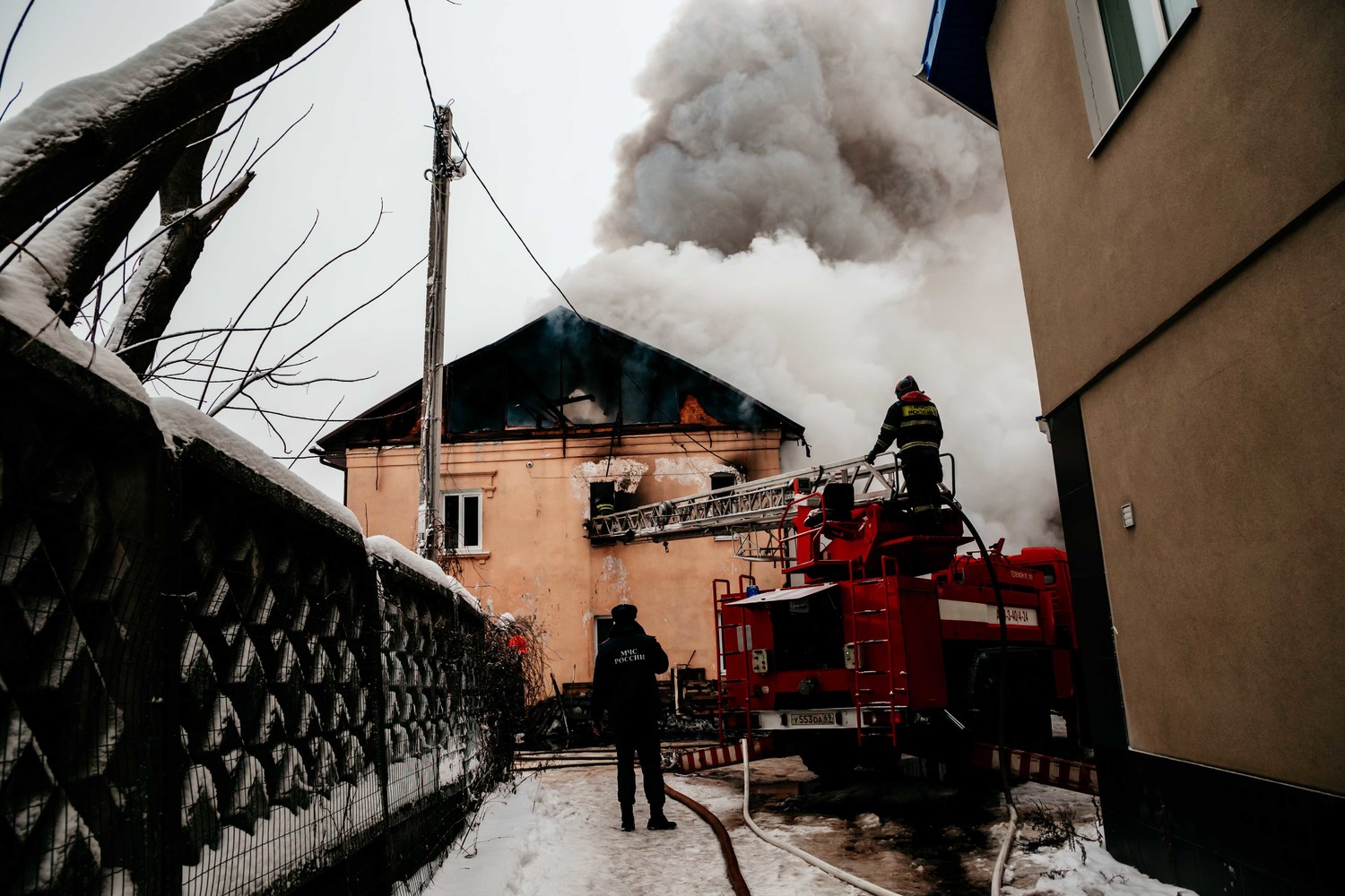 Крупный пожар в старой Твери. Сгорел дом в с Пристань КЧР. Горят три дома в москве