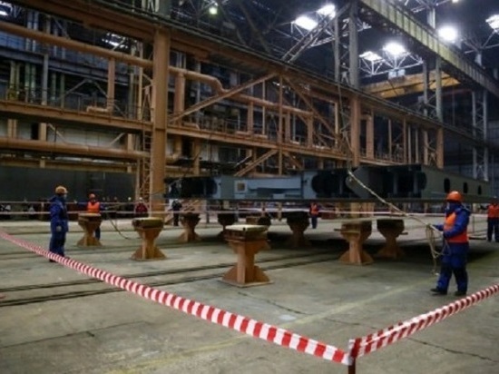 В Астрахани на первые два земснаряда установили двигатели