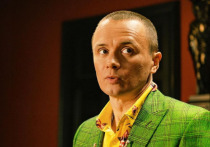 Экс-участник Comedy Club Илья Соболев рассказал, какие темы для шуток являются запретными в юмористическом шоу «Прожарка» на ТНТ и ТНТ 4