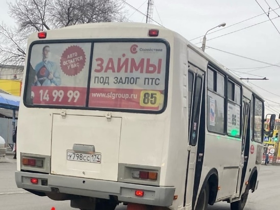 В Челябинске автобус ПАЗ улетел в кювет из-за конфликта водителя с пассажирами