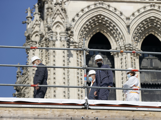 «Глупость соперничает с китчем»: проект модернизации сгоревшего собора разнесли критики