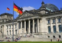 Глава министерства иностранных дел Германии Анналена Бербок заявила, что страна не стремится к статусу ядерной державы, поскольку видит своей целью "мир без атомного оружия"