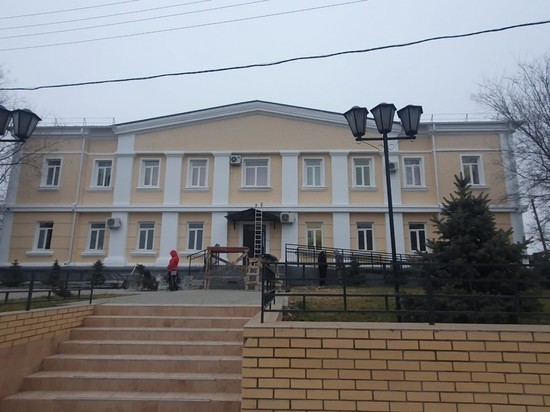 В рамках нацпроекта «Культура» капитально отремонтировали школу искусств в Камызяке