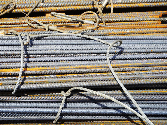 Четверо смолян утащили 6,5 тонн арматуры и сдали ее в металлолом