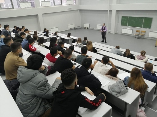 Иностранным студентам Барнаула рассказали о профилактике экстремизма и терроризма