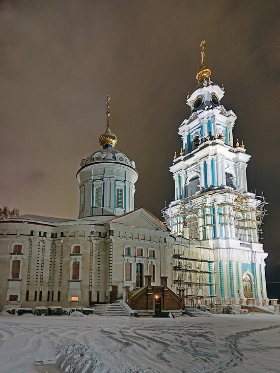 Филиал Костромаэнерго завершил декоративную подсветку Костромского Кремля