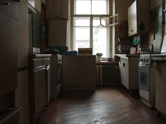 Многодетной семье в Черняховске обманным путем продали непригодное для жизни жилье