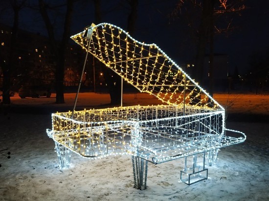 Челябинск украсили в преддверии приближающихся новогодних праздников