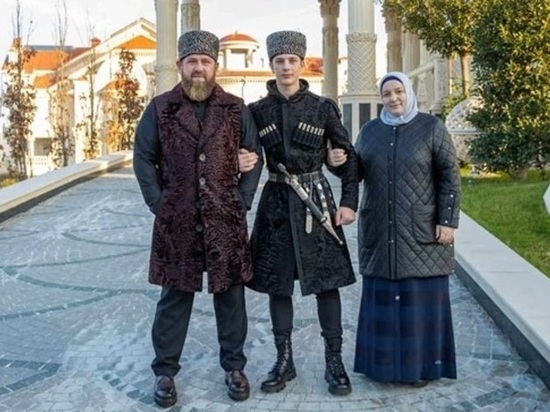 Кадыров показал ритуал посвящения своего сына в мужчины