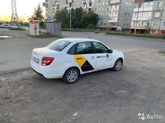 В Омске за 2 миллиона 100 тысяч рублей выставлен на продажу таксопарк
