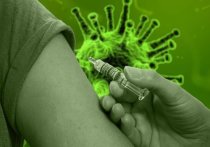 Александр Мясников призвал к ревакцинации всех, кто уже поставил последнюю прививку, переболел коронавирусом в октябре или ранее.