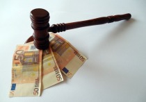Тегульдетский районный суд Томской области признал 61-летнего местного жителя виновным в кража с банковского счета.