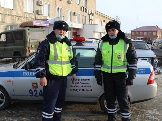 На Южном Урале полицейские спасли многодетную семью от пожара