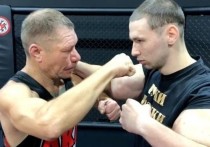Блогер Олег Монгол встретился на ринге с бодибилдером Кириллом Терешиным, известным как «Руки-базуки»