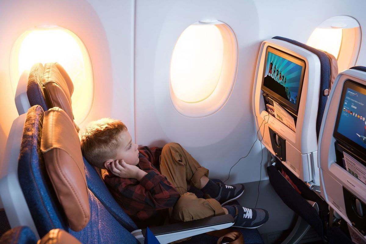 Comfort flight. Чем развлечь ребенка 6-7 лет в самолете.