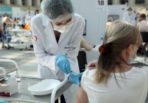 Вице-премьер Татьяна Голикова не исключила, что из-за нового штамма коронавируса «Омикрон» потребуется более частая ревакцинация