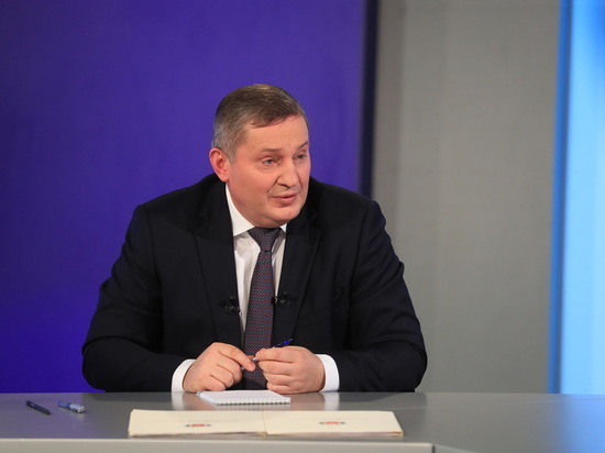 Губернатор Андрей Бочаров отвечает на вопросы волгоградцев в прямом эфире