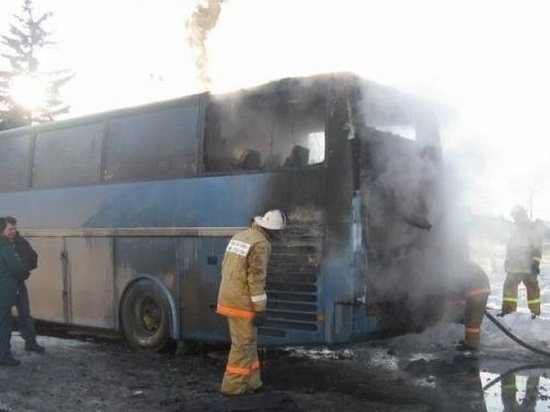 На автовокзале Абакана сгорел рейсовый автобус
