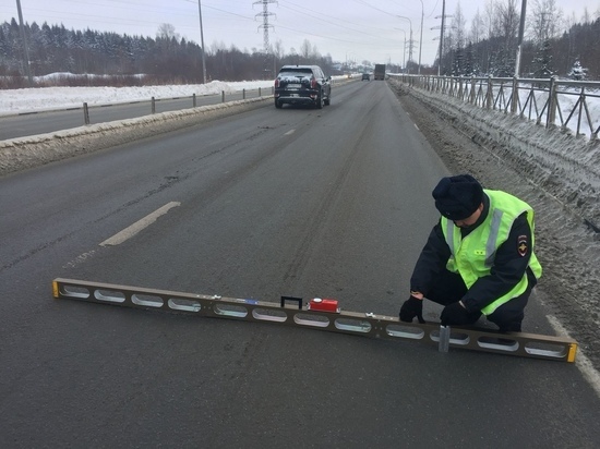 На подъезде к Петрозаводску обнаружили колею