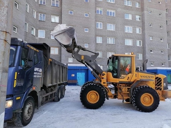 Почти 4 тысячи кубометров снега вывезено с улиц Мурманска за минувшие сутки