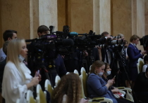 С нового года Законодательное собрание Петербурга могут перевести на дистанционный режим работы. Соответствующий проект поддержали в Комитете по законодательству, сообщили в пресс-службе парламента.