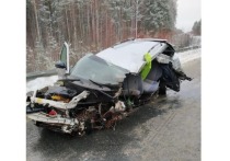 17 декабря на дороге в Марий Эл водитель ВАЗа погиб при столкновении автомобиля с краном-манипулятором.
