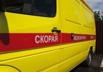 Двое пожарных, пострадавших при тушении пожара, произошедшего на верфи в Санкт-Петербурге, госпитализированы в медицинское учреждение