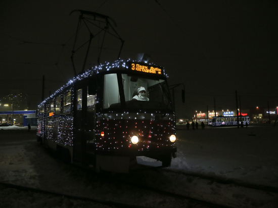 Новогодние трамваи начали курсировать в Нижнем Новгороде