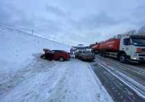 Автомобиль Hyundai и Nissan столкнулись на 33 километре трассы Красноярск – Енисейск